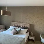 Beach Residence Pomorie Апартамент