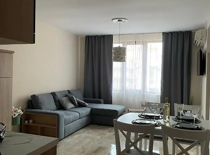 Beach Residence Pomorie Apartament
